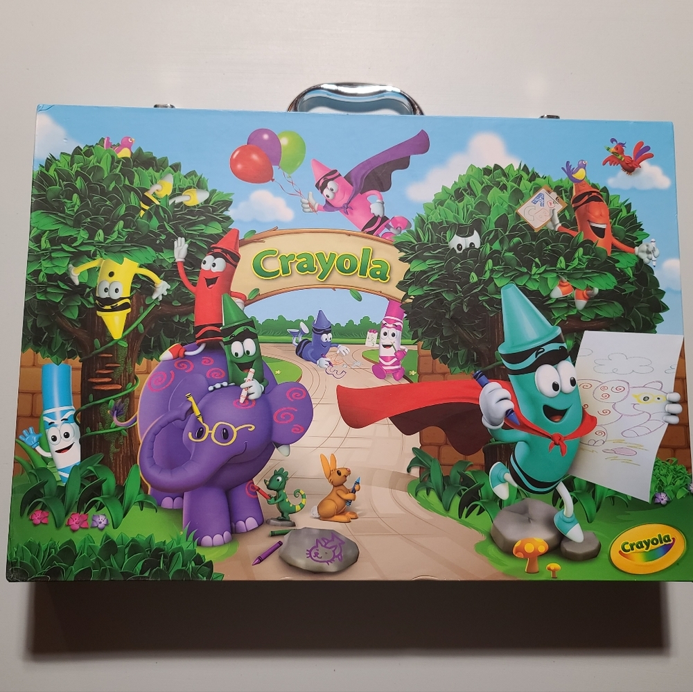 Crayola Inspiration Art Case w/ Markers, Pencil Crayons and Crayons